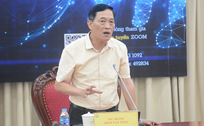 Thứ trưởng Trần Văn Tùng